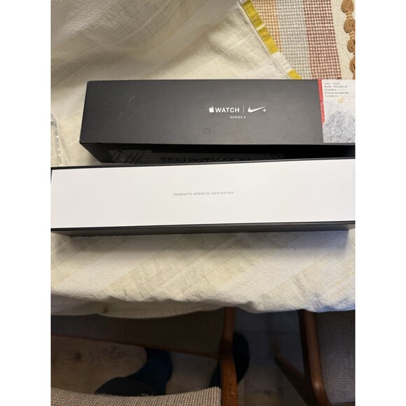 Apple Watch Series 3 GPS 42mm Silver Aluminum Case White Sport Band - MTF22LL/A - Picture 5 of 6